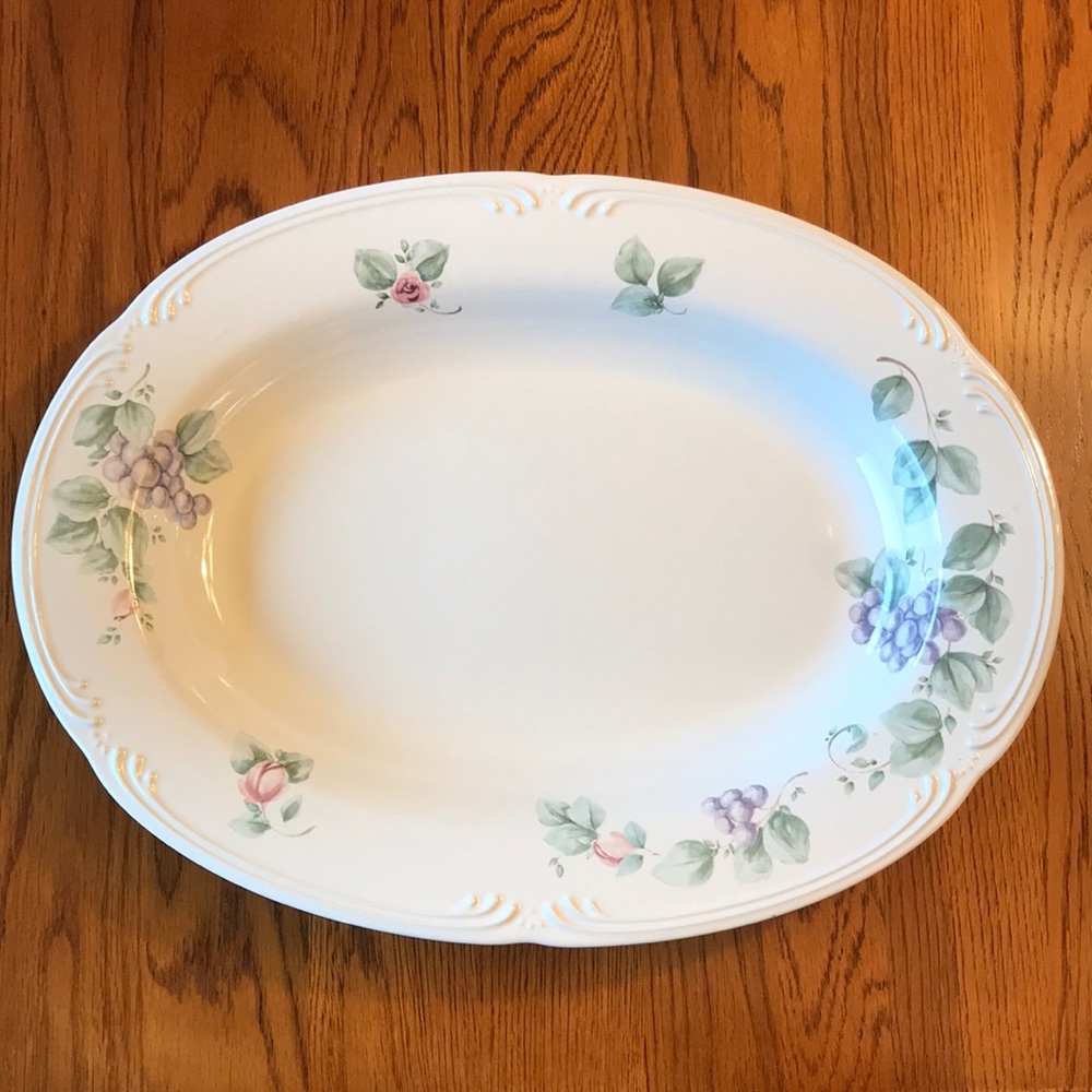 “Pfaltzgraff” Large Platter in Excellent condition